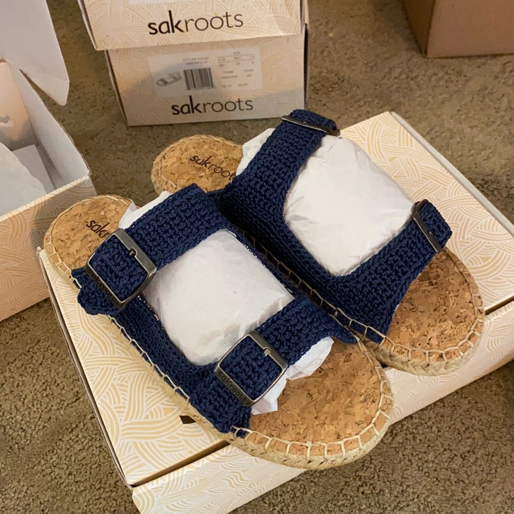 The sak sandals size 8